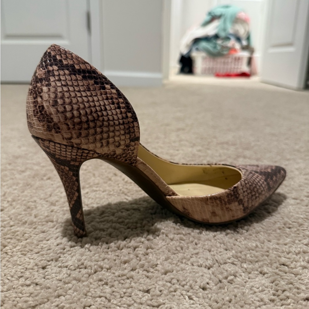 Jessica Simpson Brown Snake-Print Pointed Toe Pumps - Picture 5 of 5